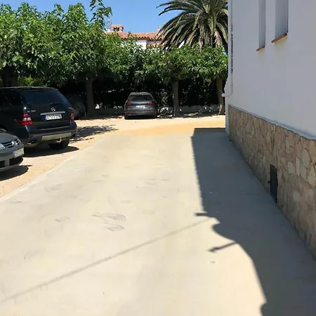 Vista Bahia 9 - En Primera Linea De Mar A Pocos Metros Del Centro De Con Aparcamiento. - Es-228-180 Empuriabrava